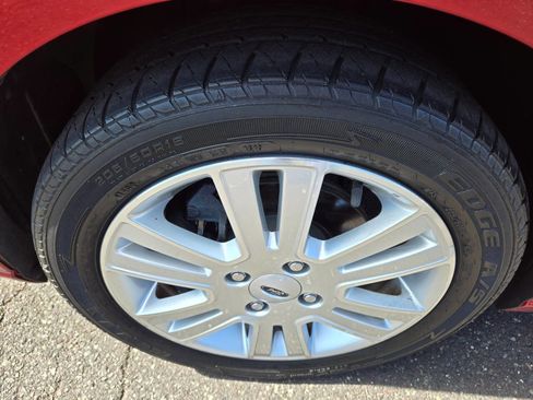 Used 2010 Ford Focus SEL image 28