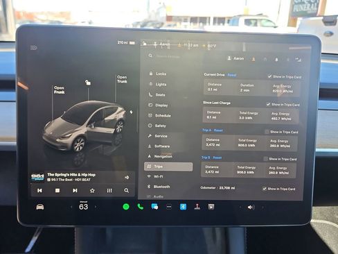 Used 2023 Tesla Model Y Performance image 14