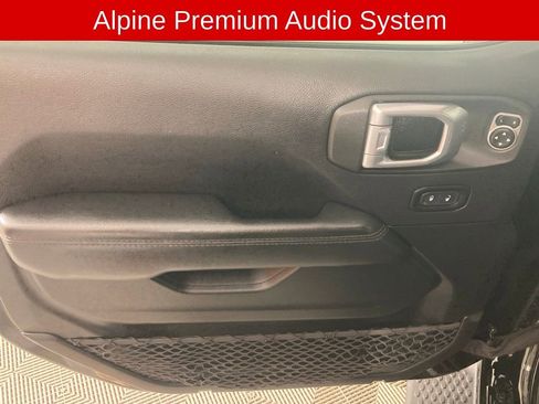 Used 2021 Jeep Wrangler Unlimited Sahara image 14