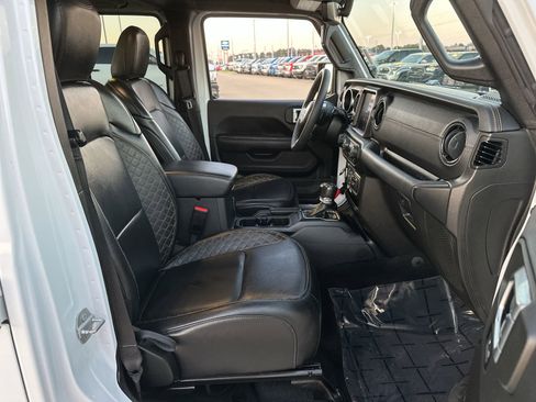 Used 2023 Jeep Gladiator Overland image 24