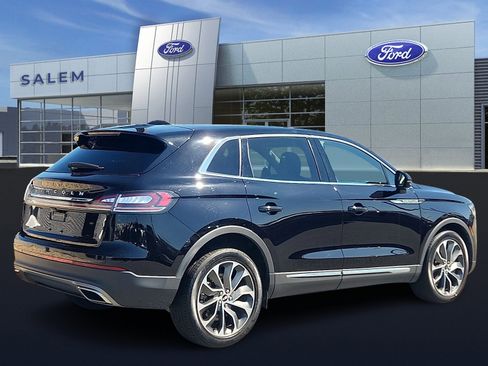 Used 2022 Lincoln Nautilus Reserve image 4