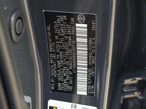 Used 2025 Toyota Camry LE FWD image 31