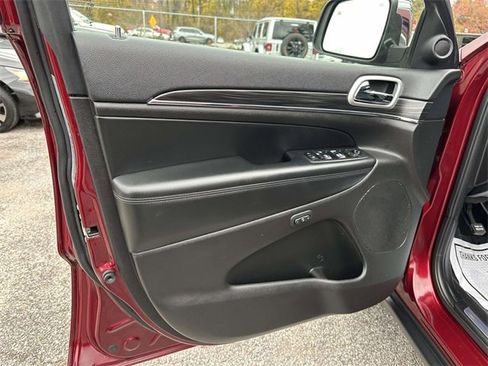 Certified 2019 Jeep Grand Cherokee Limited image 14