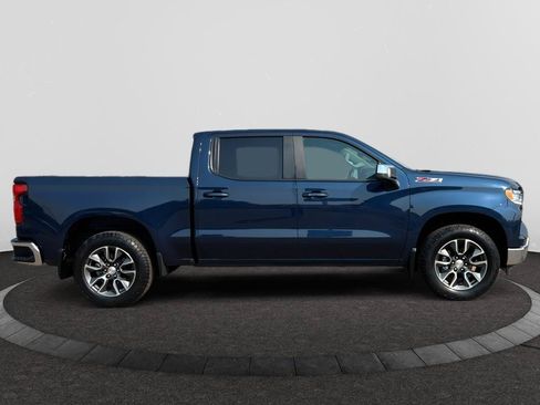 Used 2023 Chevrolet Silverado 1500 LT w/ Z71 Off-Road Package AWD/4WD image 5