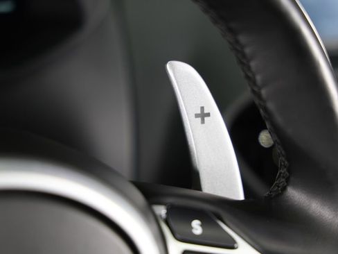 Used 2022 Aston Martin V8 Vantage Roadster image 13