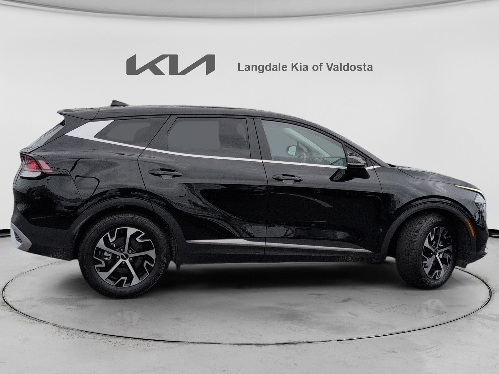 Used 2025 Kia Sportage EX FWD image 3