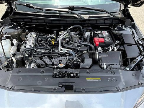 Used 2025 Nissan Altima 2.5 SR FWD image 32