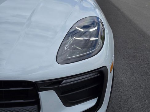 New 2026 Porsche Macan AWD/4WD image 12