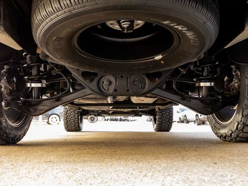 Used 2024 GMC Yukon XL Denali w/ Advanced Technology Package image 15