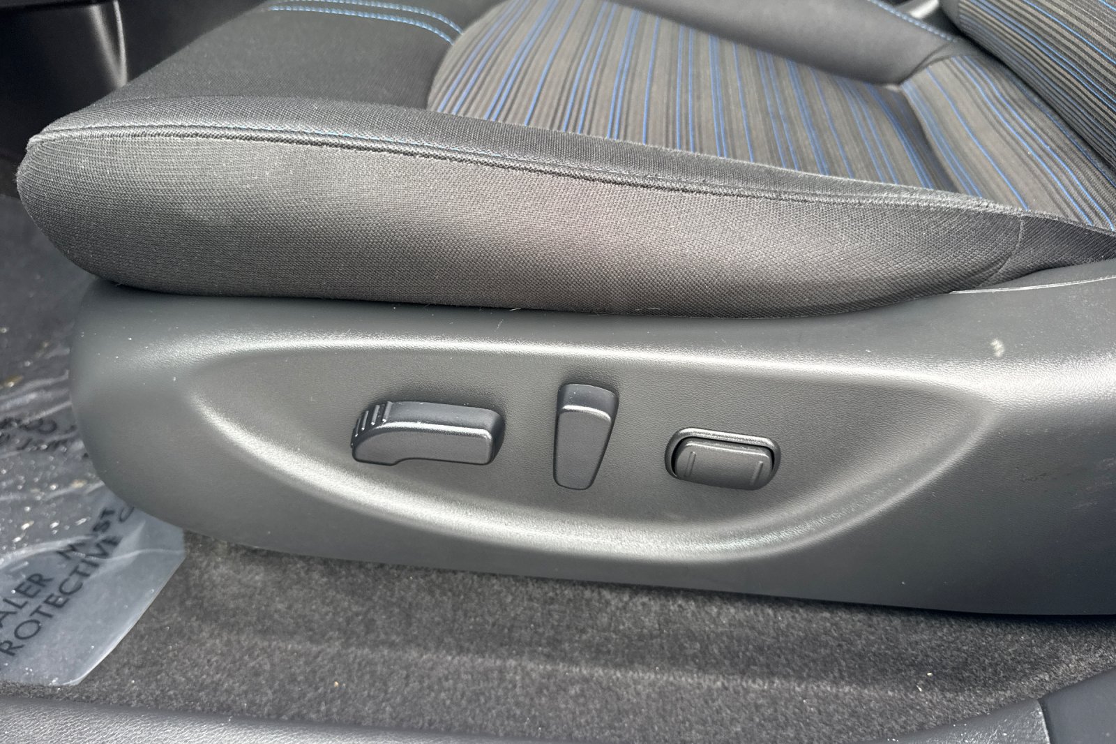 Certified 2025 Nissan Leaf SV Plus FWD image 14