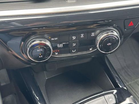 Used 2024 Chevrolet Trax ACTIV FWD image 33