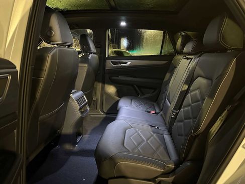 New 2026 Volkswagen Atlas Cross Sport SE image 16