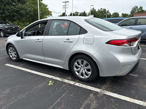 Used 2026 Toyota Corolla LE FWD image 6