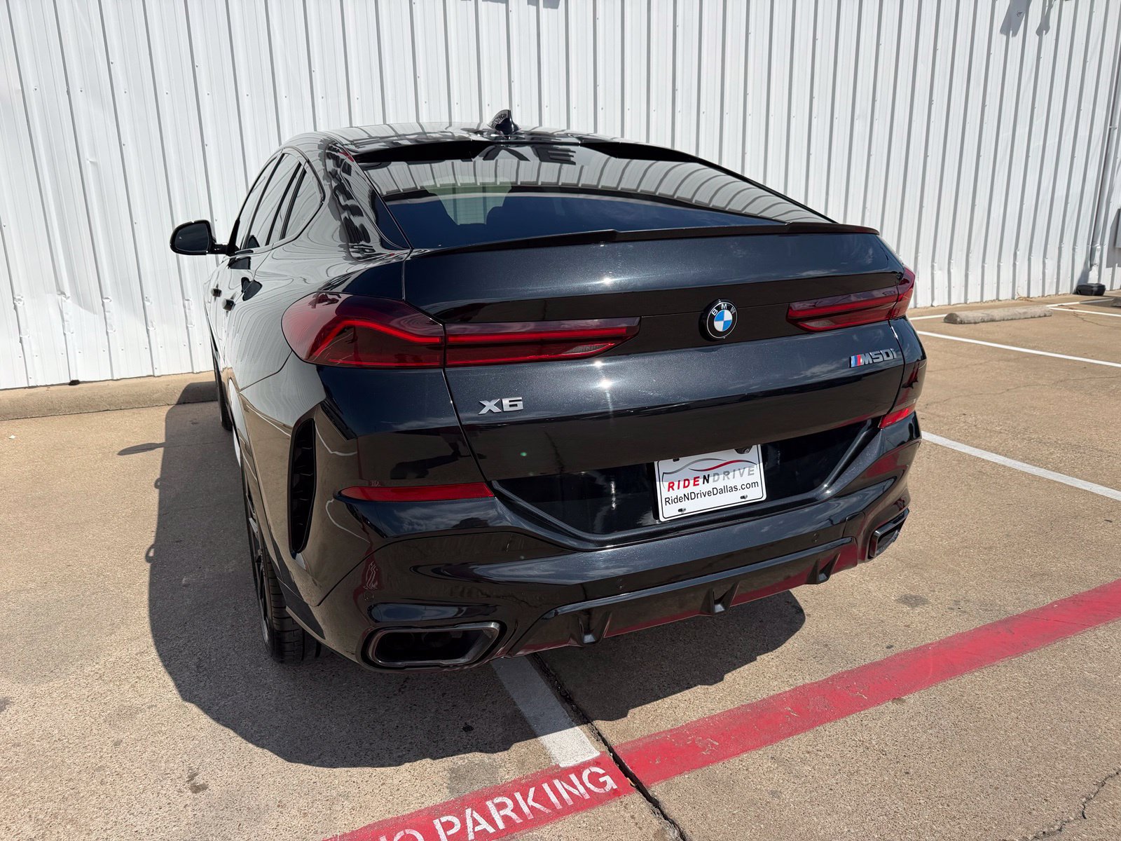 Used 2021 BMW X6 M50i w/ Executive Package AWD/4WD image 5