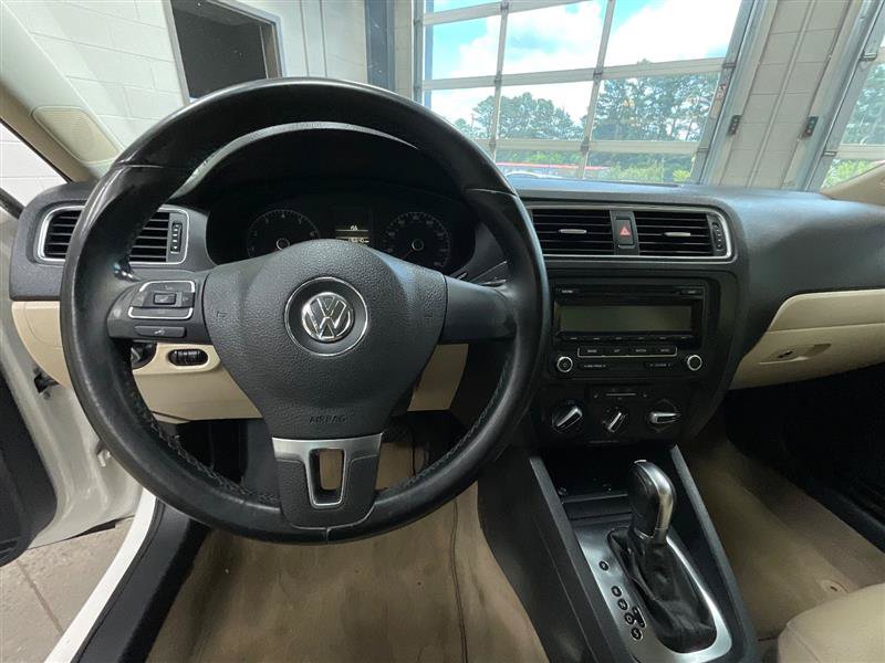 Used 2011 Volkswagen Jetta SE FWD image 14