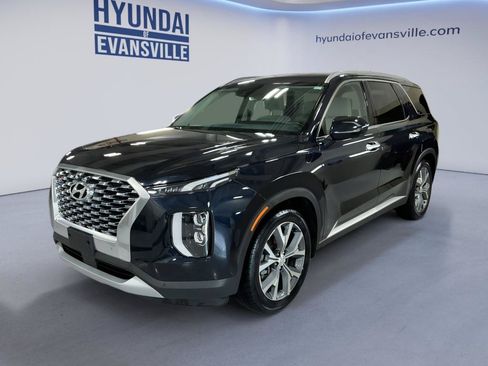 Used 2020 Hyundai Palisade SEL w/ Premium Package FWD image 2