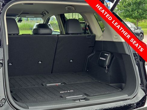 Used 2025 Nissan Rogue SL FWD image 9