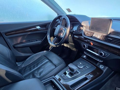 Used 2019 Audi Q5 2.0T Premium w/ Convenience Package image 6