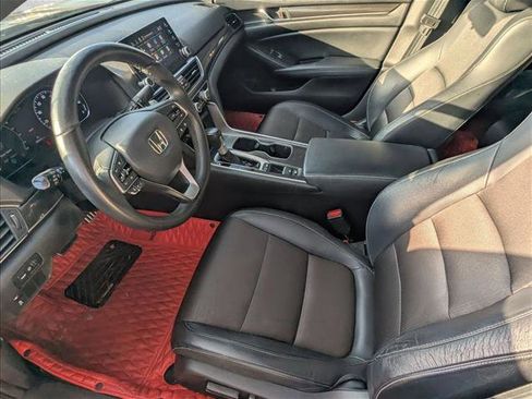 Used 2018 Honda Accord Sport image 11