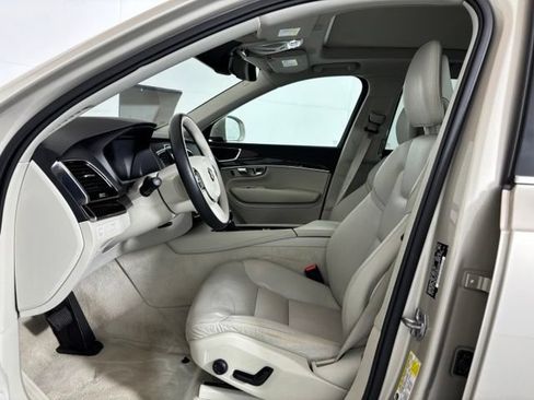 Used 2016 Volvo XC90 T6 Momentum w/ Momentum Plus Package AWD/4WD image 11