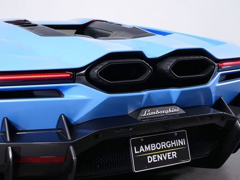 Used 2024 Lamborghini Revuelto image 22