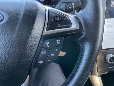 Used 2021 Ford Edge SEL image 22