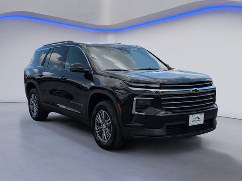 Used 2024 Chevrolet Traverse LT FWD image 10