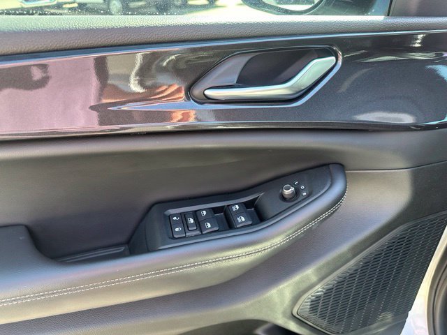 Used 2023 Jeep Grand Cherokee Altitude AWD/4WD image 22
