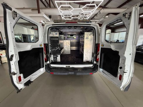 Used 2016 Ford Transit 250 130 Low Roof RWD image 9