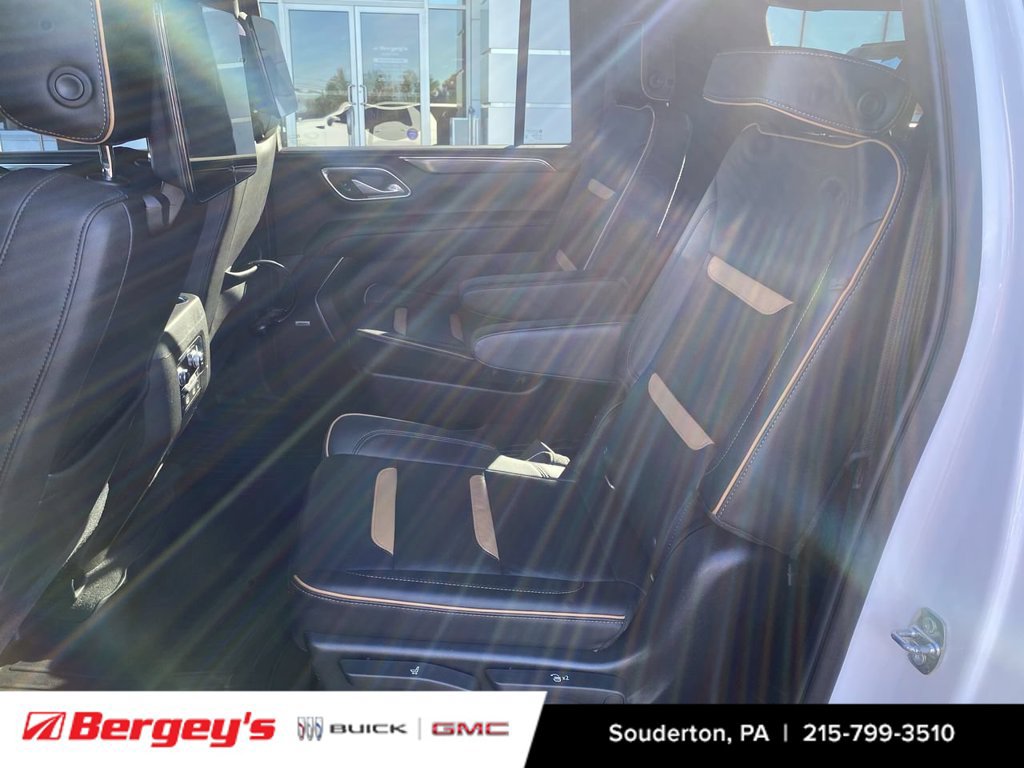 Used 2021 GMC Yukon XL AT4 w/ AT4 Premium Plus Package AWD/4WD image 29