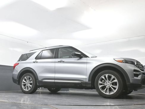 Used 2022 Ford Explorer Limited w/ Equipment Group 301A AWD/4WD image 52