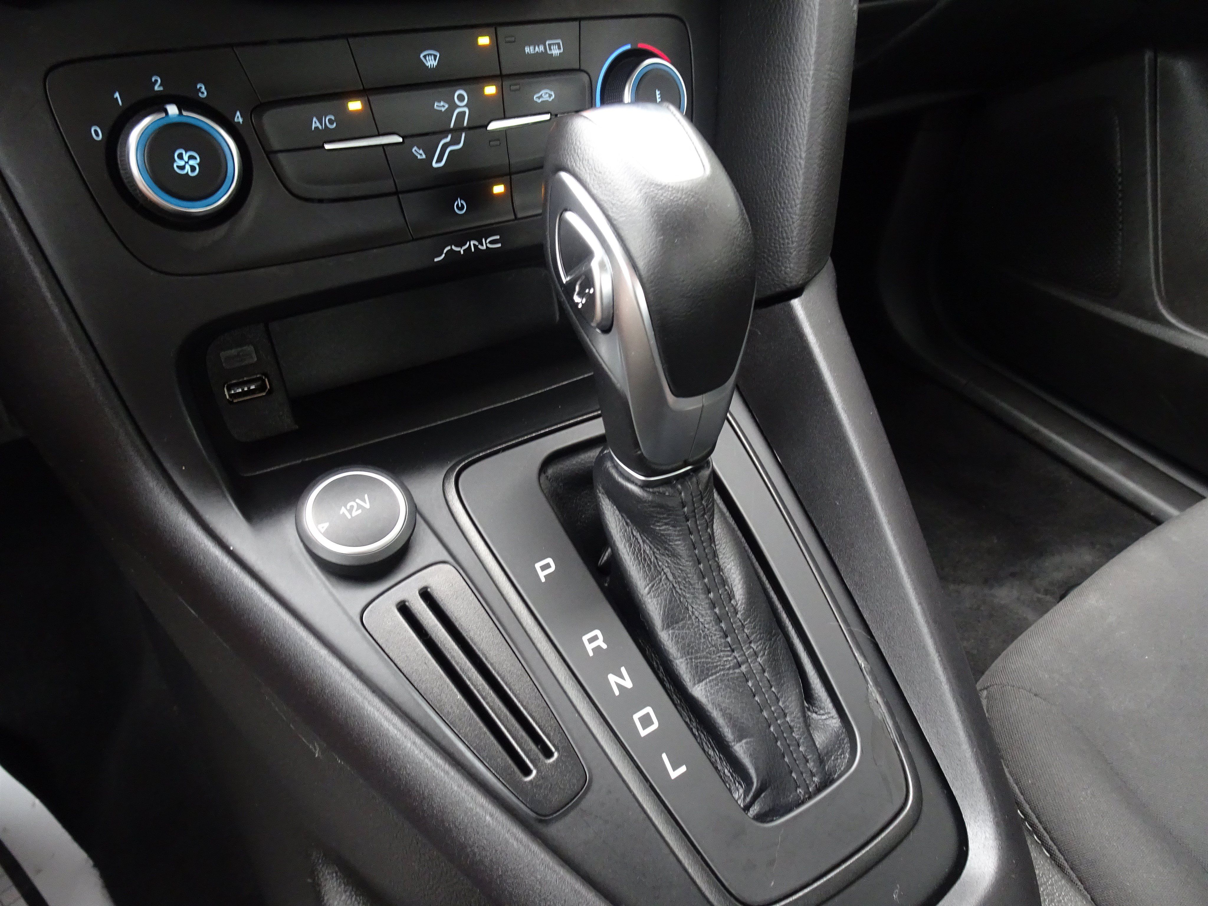 Used 2016 Ford Focus SE FWD image 15