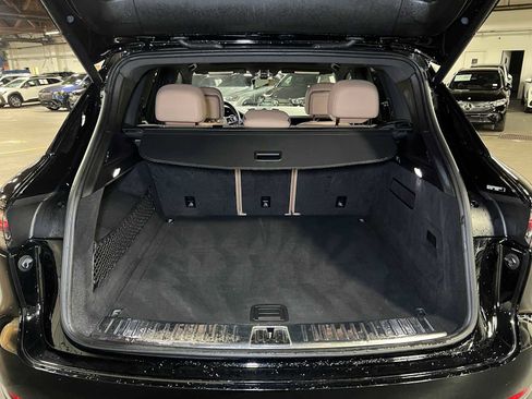 Used 2023 Porsche Cayenne image 16