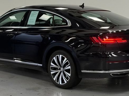 Used 2019 Volkswagen Arteon SE FWD image 4