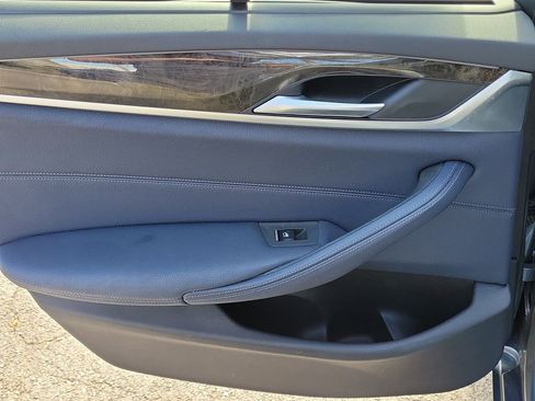 Used 2019 BMW 540i w/ Executive Package image 11