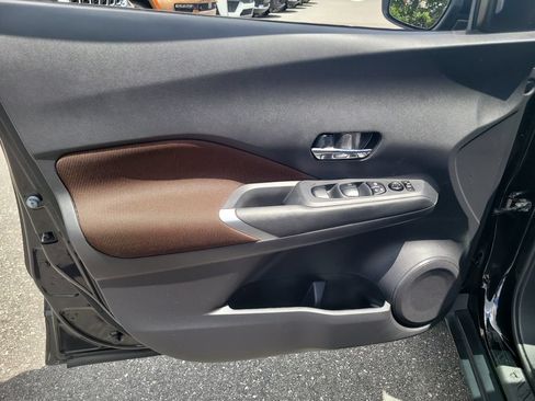 Used 2021 Nissan Kicks SR FWD image 16