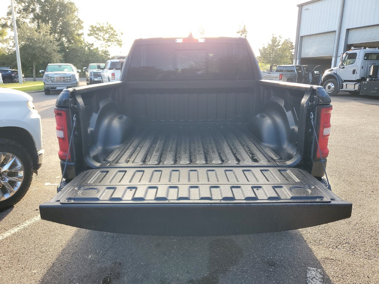 Used 2025 RAM 1500 Big Horn AWD/4WD image 8