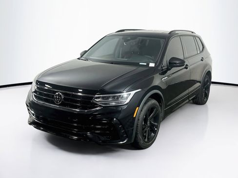 Used 2023 Volkswagen Tiguan SE R-Line FWD image 3