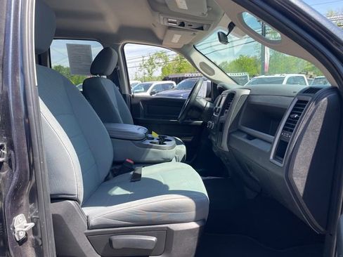 Used 2018 RAM 1500 Express AWD/4WD image 16