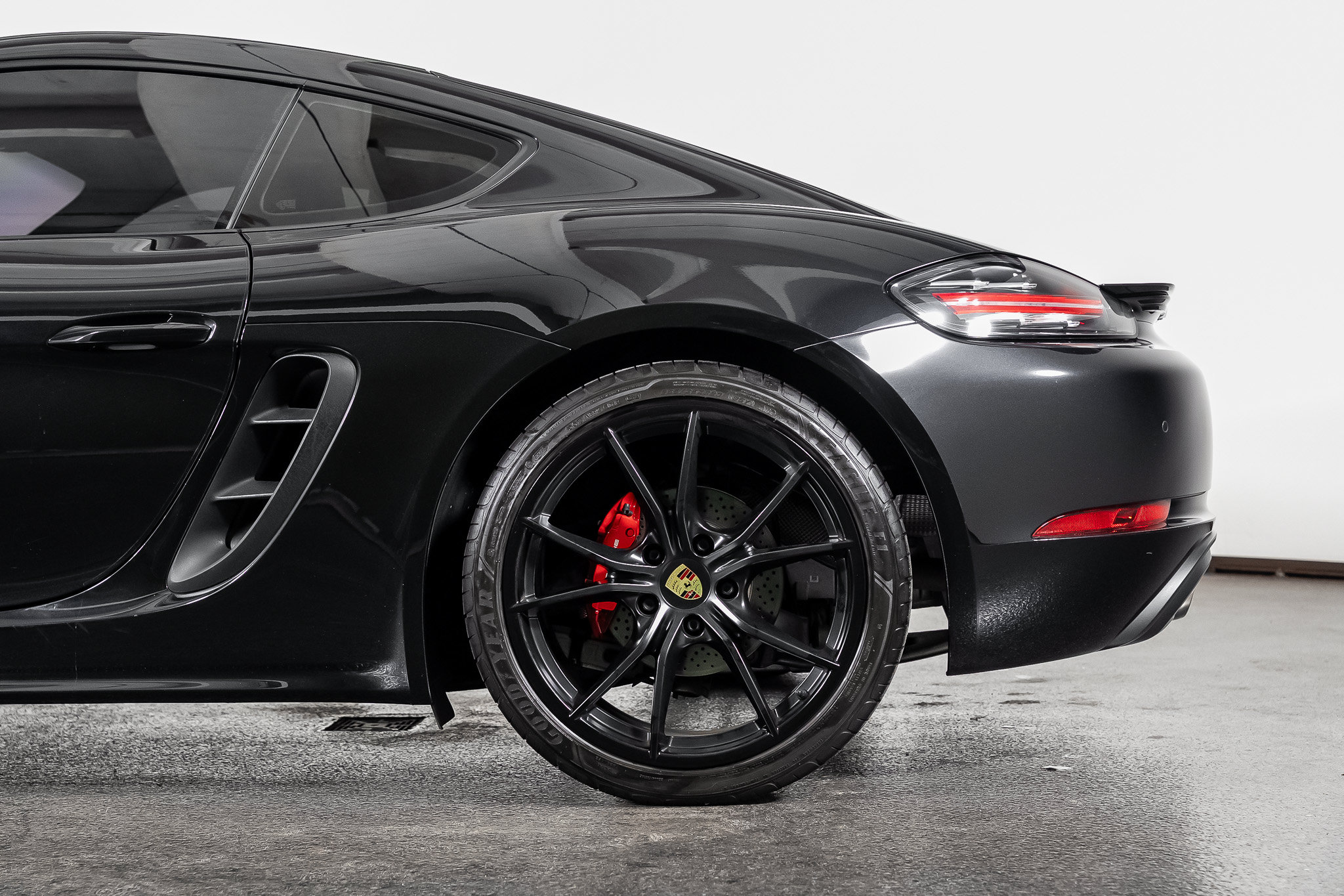Used 2018 Porsche 718 Cayman S RWD image 18