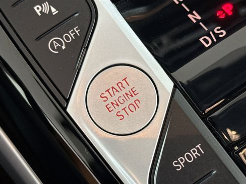 Used 2024 BMW 330i Sedan w/ Convenience Package image 21