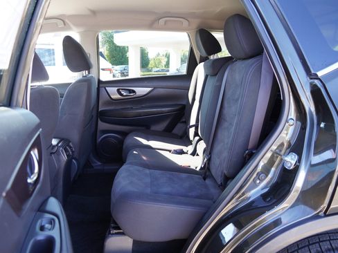 Used 2016 Nissan Rogue S w/ Appearance Package image 21