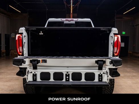 Used 2021 GMC Sierra 2500 AT4 w/ AT4 Premium Plus Package AWD/4WD image 9