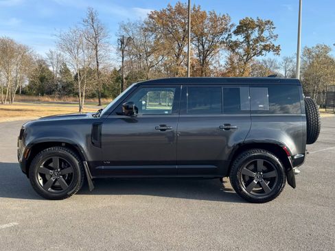 Used 2023 Land Rover Defender 110 image 8