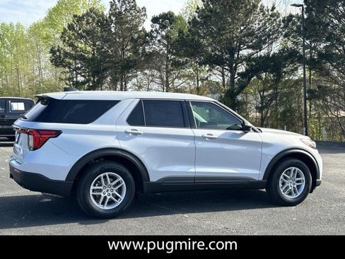 New 2026 Ford Explorer Active RWD image 8