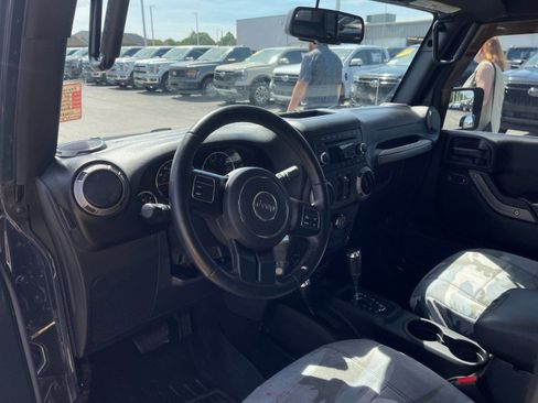Used 2017 Jeep Wrangler Unlimited Sport w/ Quick Order Package 24S AWD/4WD image 11