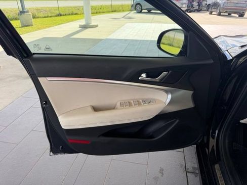 Used 2026 Genesis G70 2.5T RWD image 10
