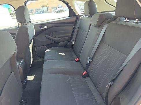 Used 2017 Ford Focus SE FWD image 7