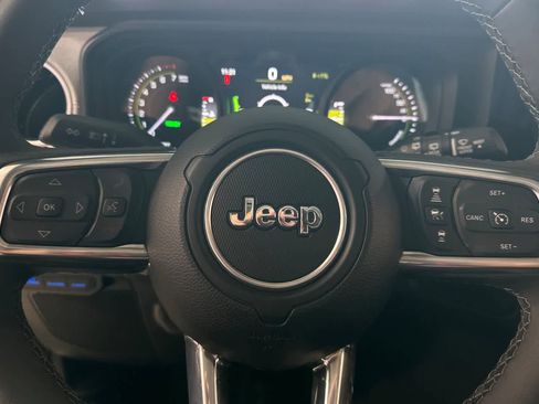 Used 2025 Jeep Wrangler Sahara w/ Safety Group image 24