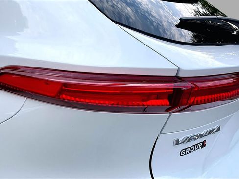 Used 2021 Toyota Venza LE AWD/4WD image 26